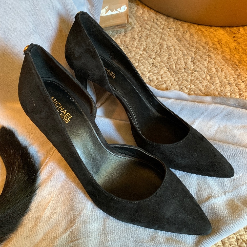 Michael Kors black suede pumps